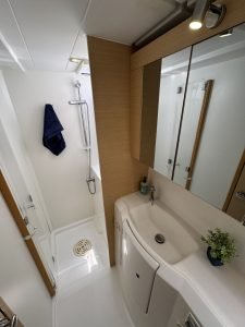 bath, Lagoon 400, catamaran for sale