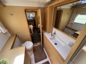 bath, Lagoon 400, catamaran for sale