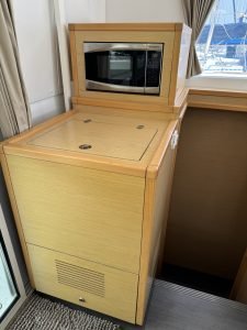 interior, Lagoon 400, catamaran for sale