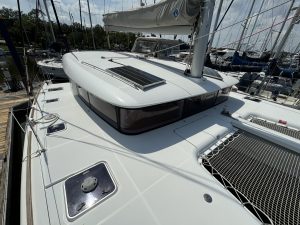 exterior, Lagoon 400, catamaran for sale