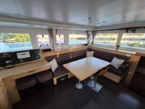 salon, Lagoon 450, catamaran for sale