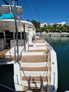 deck, Lagoon 450, catamaran for sale