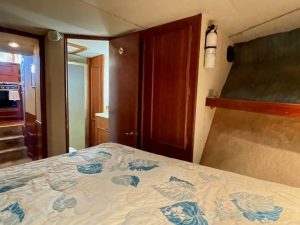 bed, Post 46, trawler for sale