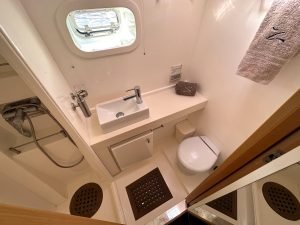 bath, Sunreef 62, catamaran for sale