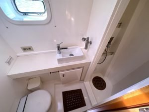 bath, Sunreef 62, catamaran for sale