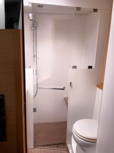 bath, Lagoon 560, catamaran for sale