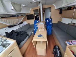 salon, Beneteau 40 First, sailboat for sale