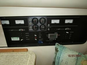 navigation station, Carver 40, trawler for sale