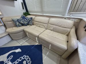 salon, Carver 40, trawler for sale