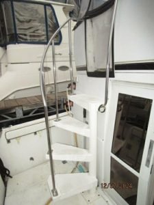 cockpit, Carver 40, trawler for sale