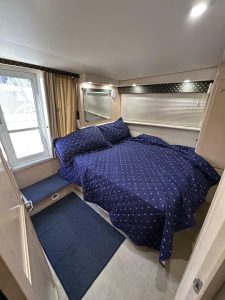 bed, Carver 40, trawler for sale