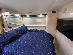 bed, Carver 40, trawler for sale