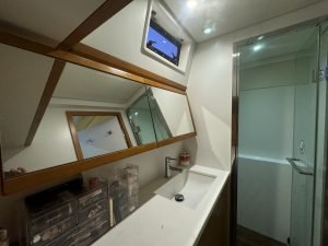 bath, Lagoon 52F, catamaran for sale