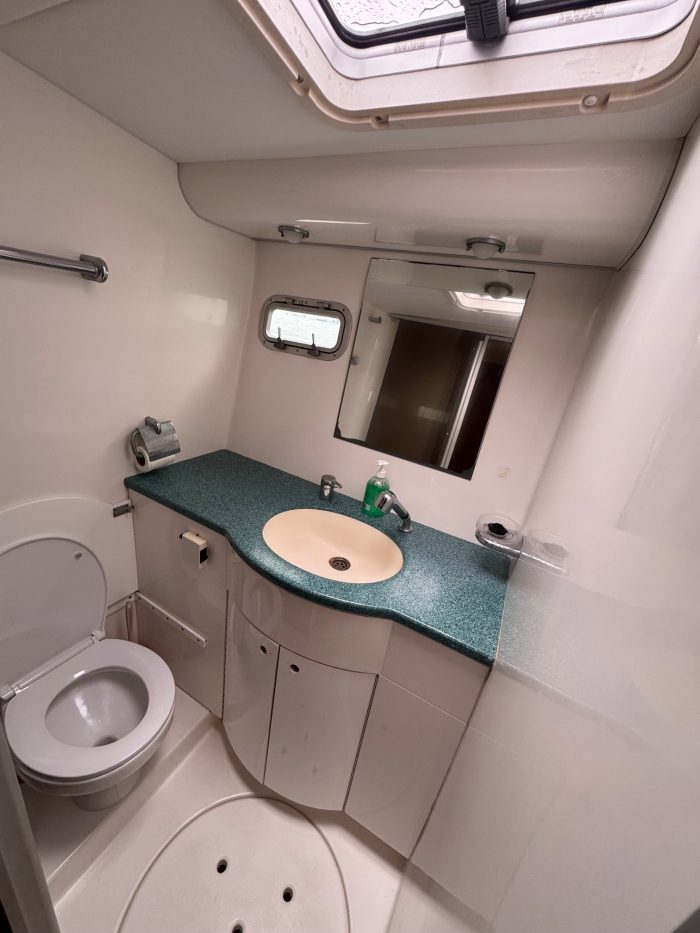 bath, FP 56 Marquises, catamaran for sale