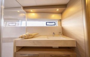 bath, Lagoon 51, catamaran for sale