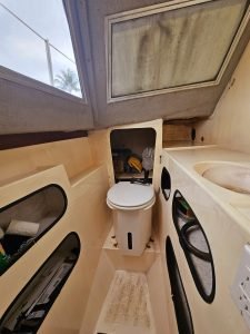 bath, Catalac 8M, catamaran for sale