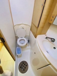 bath, Lagoon 440, catamaran for sale