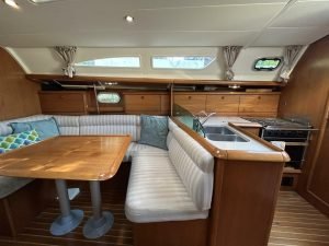 salon, Jeanneau 37 Sun Odyssey, sailboat for sale