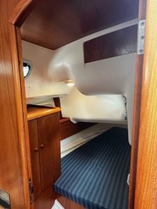 bed, Jeanneau 37 Sun Odyssey, sailboat for sale
