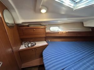 bed, Jeanneau 37 Sun Odyssey, sailboat for sale