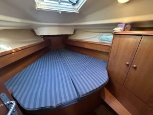 bed, Jeanneau 37 Sun Odyssey, sailboat for sale