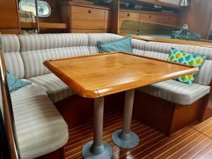 salon, Jeanneau 37 Sun Odyssey, sailboat for sale