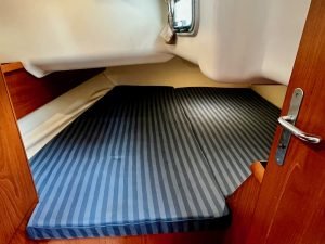 bed, Jeanneau 37 Sun Odyssey, sailboat for sale