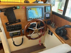 navigation station, Cutwater, trawler for sale
