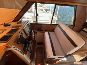 navigation station, Cutwater, trawler for sale