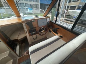 navigation station, Cutwater, trawler for sale