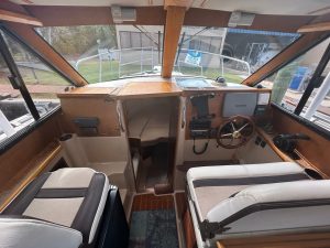 navigation station, Cutwater, trawler for sale