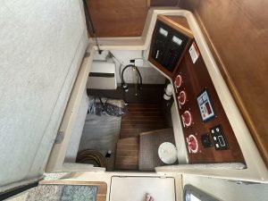 navigation station, Cutwater, trawler for sale