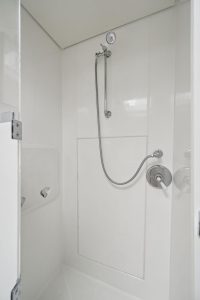 bath, Lagoon 620, catamaran for sale