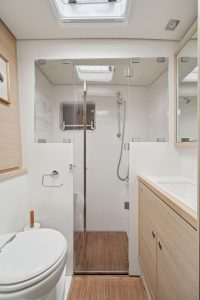 bath, Lagoon 620, catamaran for sale