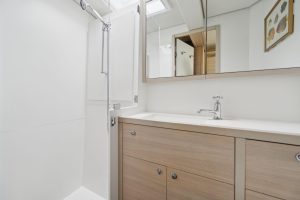 bath, Lagoon 620, catamaran for sale