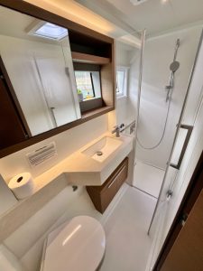bath, Lagoon 50, catamaran for sale