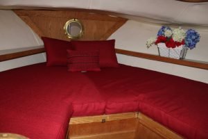 bed, Mainship 40, trawler for sale