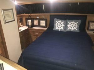 bed, Mainship 40, trawler for sale