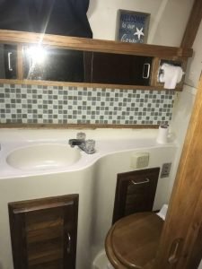bath, Mainship 40, trawler for sale