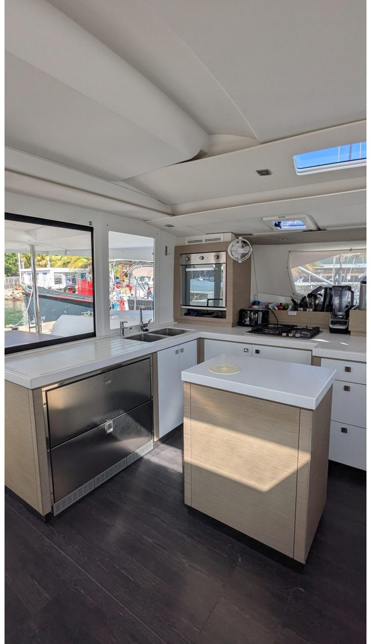 salon, FP 47 Saona, catamaran for sale