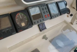 helm, Prout 39 Escale, catamaran for sale