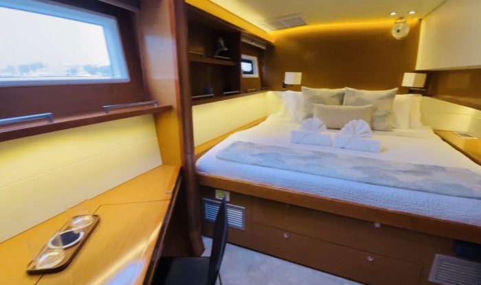 bed, Bali 5.4, catamaran for sale