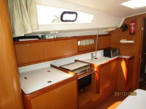 interior, Beneteau 43 Oceanis, sailboat for sale