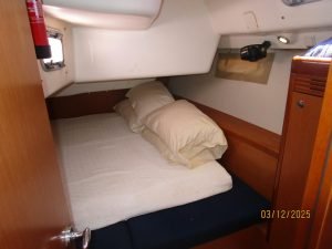 bed, Beneteau 43 Oceanis, sailboat for sale