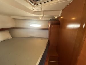 bed, Beneteau 43 Oceanis, sailboat for sale
