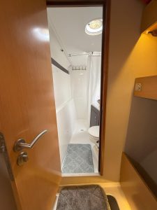 bath, FP 36 Mahe, catamaran for sale