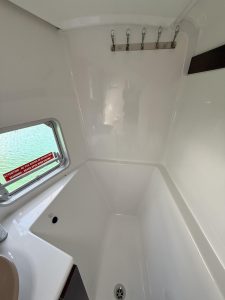 bath, FP 36 Mahe, catamaran for sale