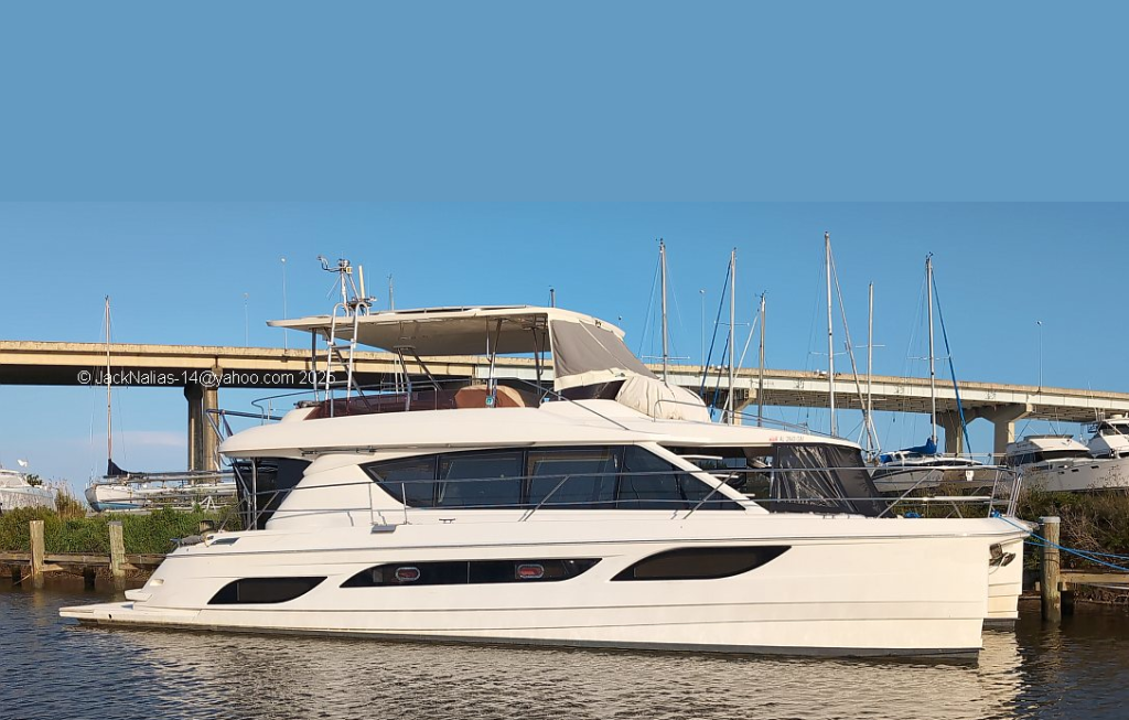 Aquila 48, power catamaran for sale