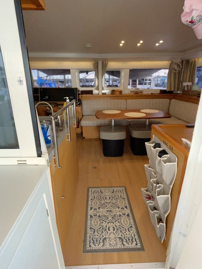 salon, Lagoon 450, catamaran for sale