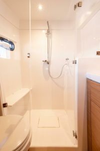 bath, Bali 4.2, catamaran for sale